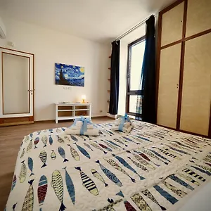 Dimora Sottoripa 87b Di Fronte All'acquario - Genovabnb It Appartement